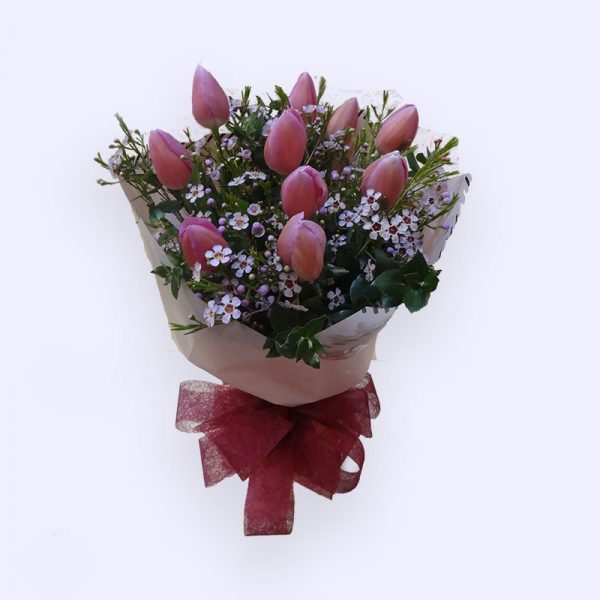 10枝粉红色郁金香及配花和叶子