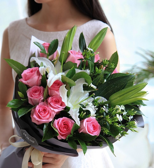 11 Stems Pink Rose & 2 Stems White Oriental Lily & 5 Stems Wite Acacia with Leaves