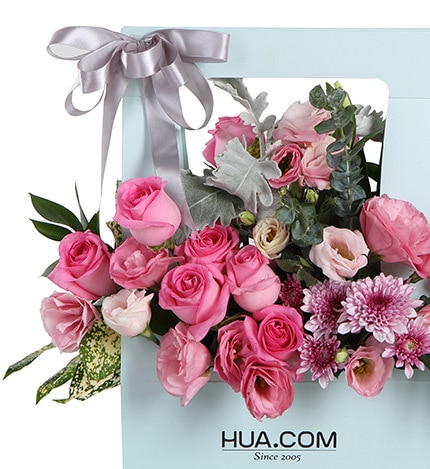19 Stems Pink Rose & 6 Stems Pink Lisianthus & 2 Stems Chrysanthemum with Leaves