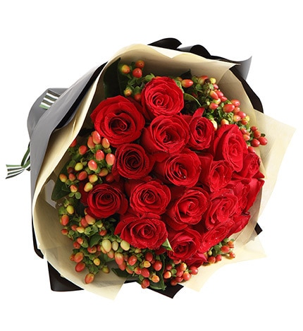 19 Stems Red Rose with Berry