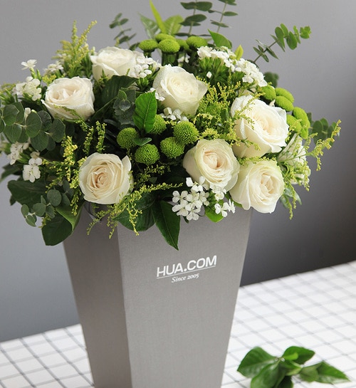19 Stems White Rose & 7 Stems Green Chrysanthemum with Leaves