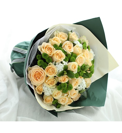 33 Stems Champagne Rose & 8 Stems Green Chrysanthemum with White Minor Flower & Leaves