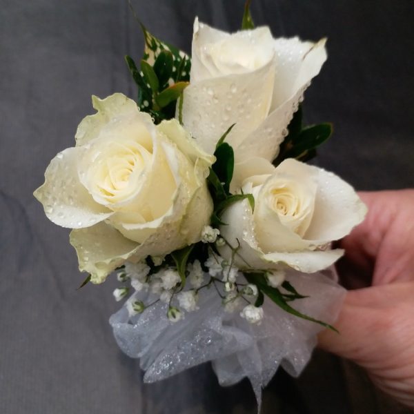 3朵白色玫瑰手腕花