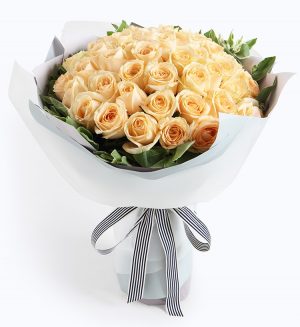 50 Stems Champagne Rose with Heiwingia