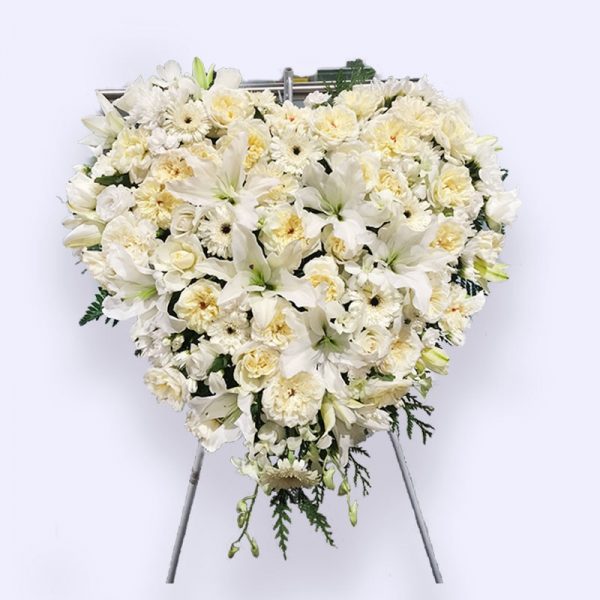 60cm (Medium) White Flower Heart
